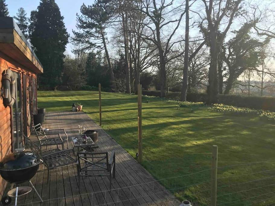 Log Cabin Rural Retreat In Beautiful Countryside Lapworth Exterior photo